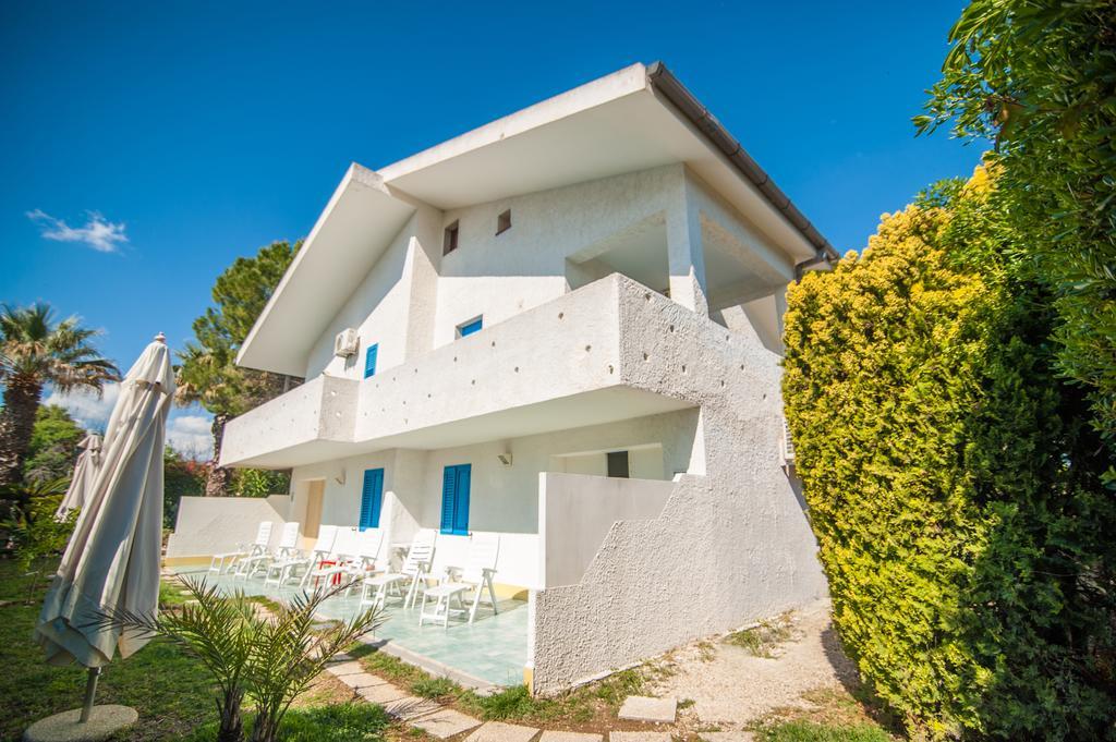 Suite House L'Isola Che Non C'E Fontane Bianche Exterior photo