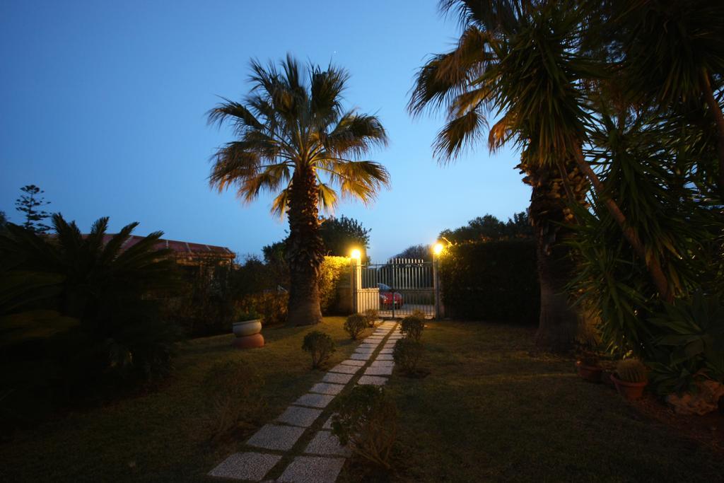Suite House L'Isola Che Non C'E Fontane Bianche Exterior photo